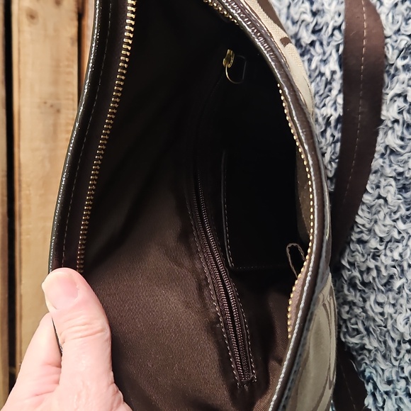 Signature Tan Coach Crossbody Bag - Picture 11 of 16